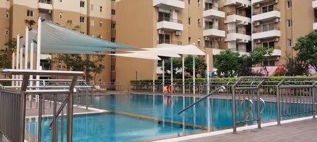 Swimming pool and leisure amenities at Wave Amore